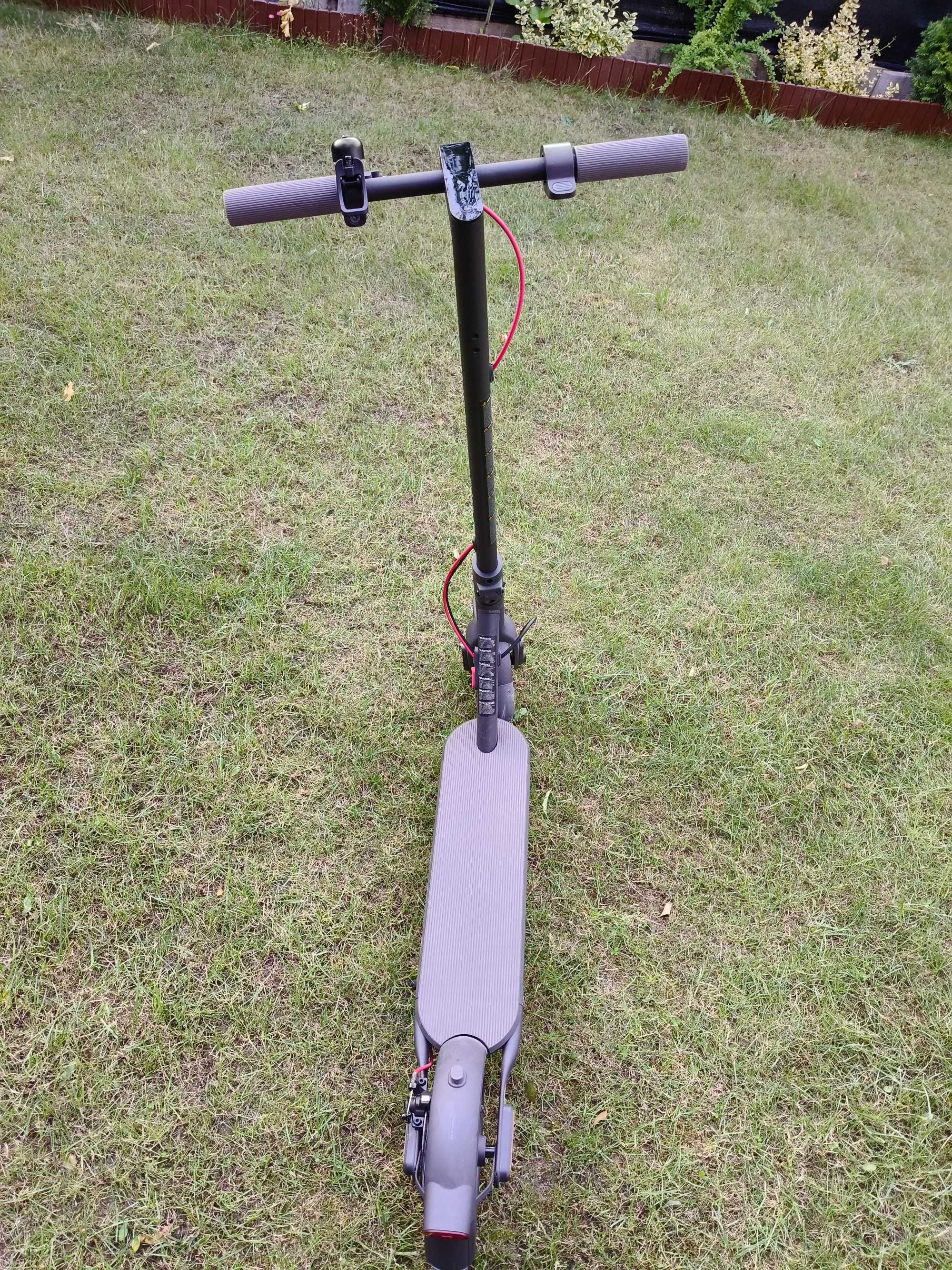 Hulajnoga elektryczna XIAOMI Scooter 4 NE 35km