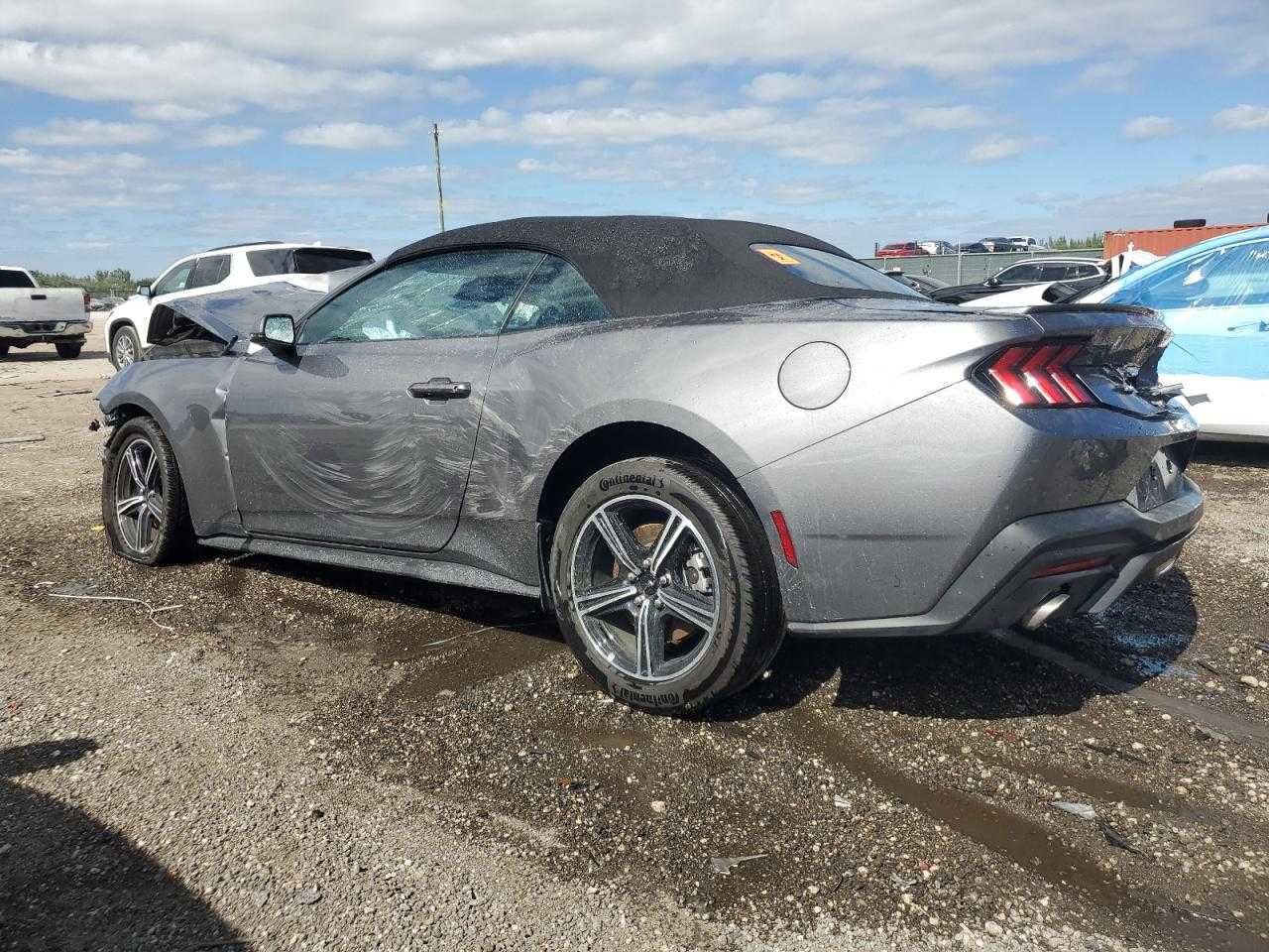 Ford Mustang Cabrio  2025 кузов, запчастини