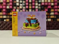 Конструктор LEGO 40815 Торт на день народження (219 Деталей)