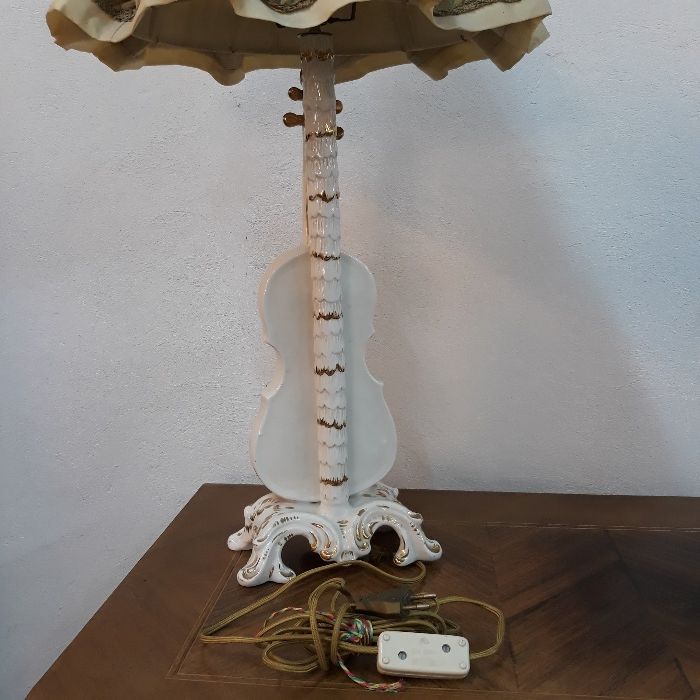 Włoska lampa stołowa ceramiczna skrzypce Capodimonte Neapol