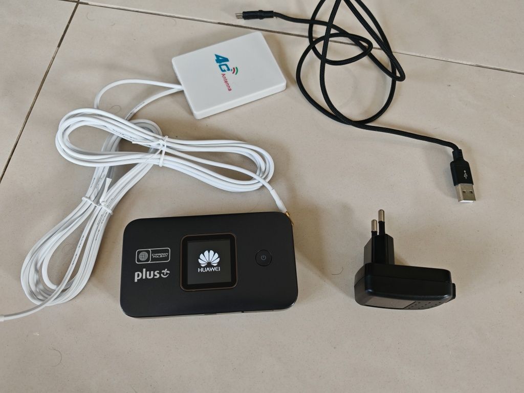 Router mobilny z antenami zewnętrznymi bezprzewodowy wifi na kartę SIM