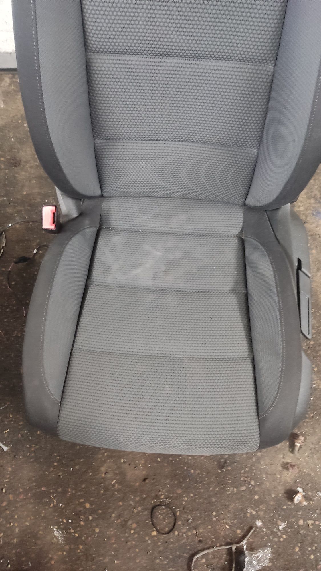 Fotel lewy przód kierowcy volkswagen golf VI