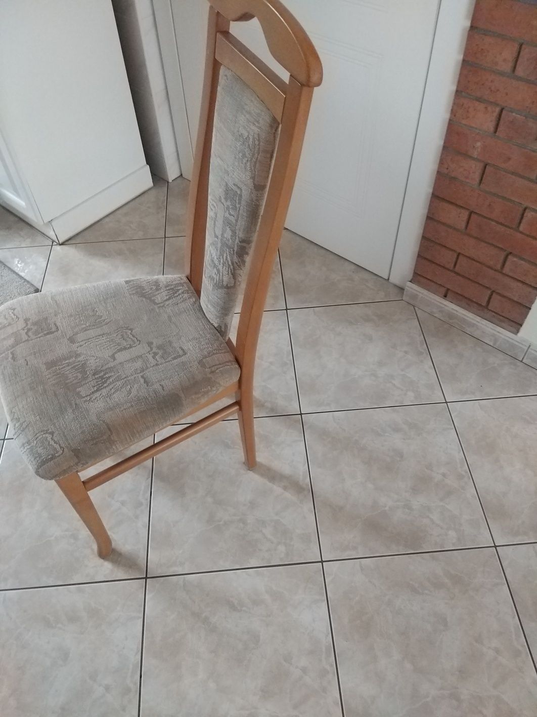 Sprzedam stół plus krzesla