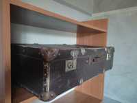Stara walizka rekwizyt