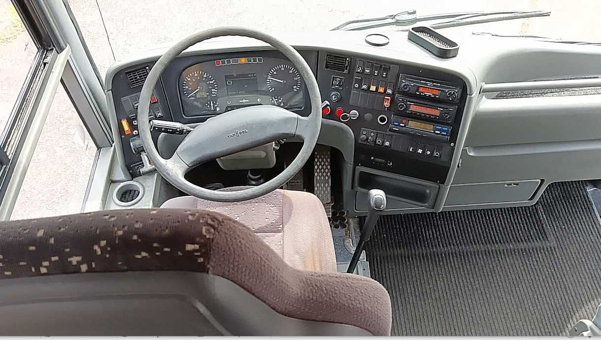 AUTOBUS VANHOOL T916TL  65 miejsc KLIMA import Belgia, zarejestrowany