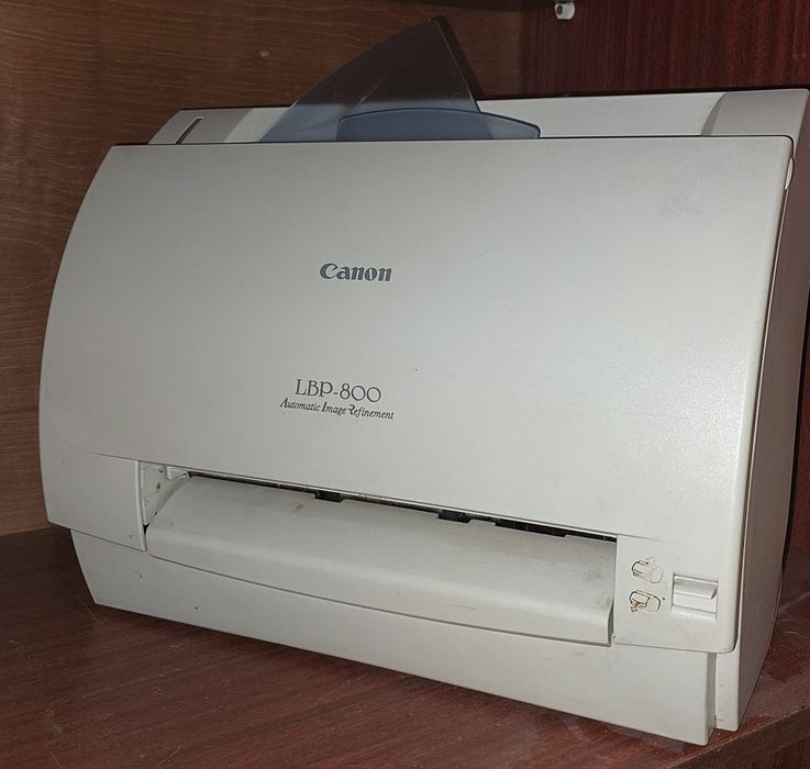 Продам принтер cenon lbp 800 на запчастини