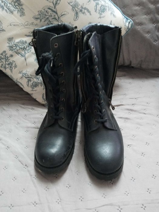 Botas de homem novas em. cabedal n 42