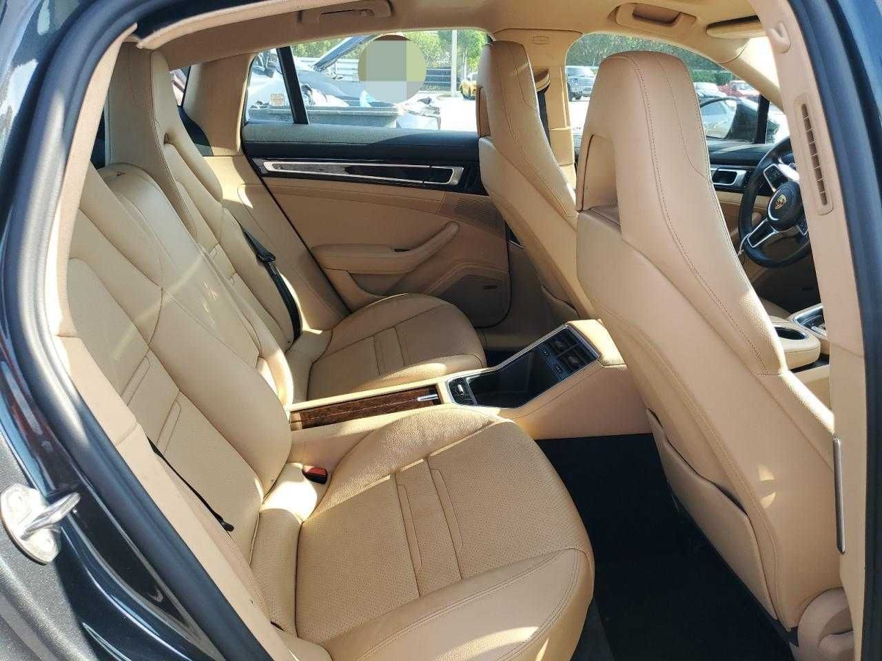 2018 Porsche Panamera 4