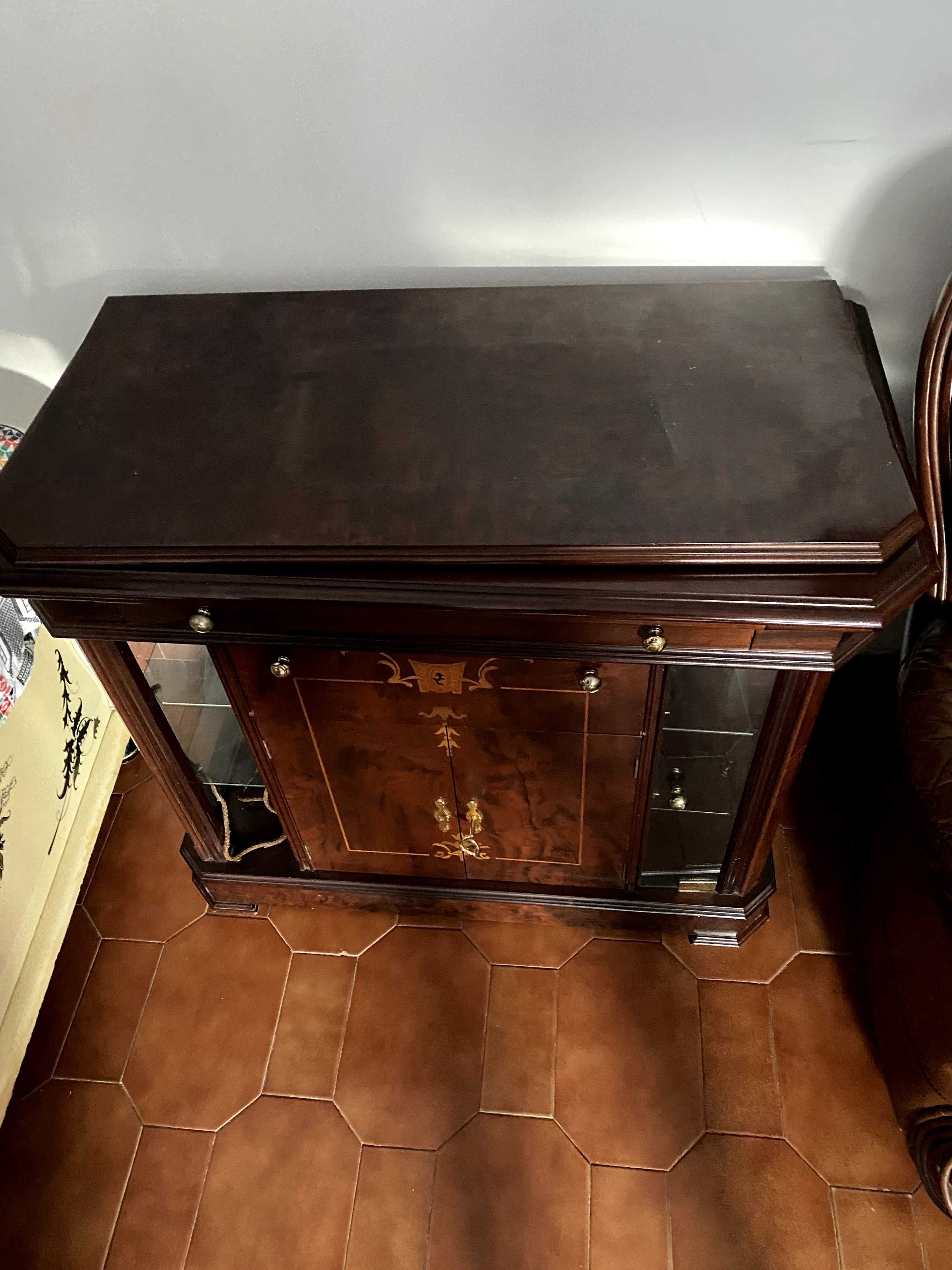 mesa de telivisao de madeira