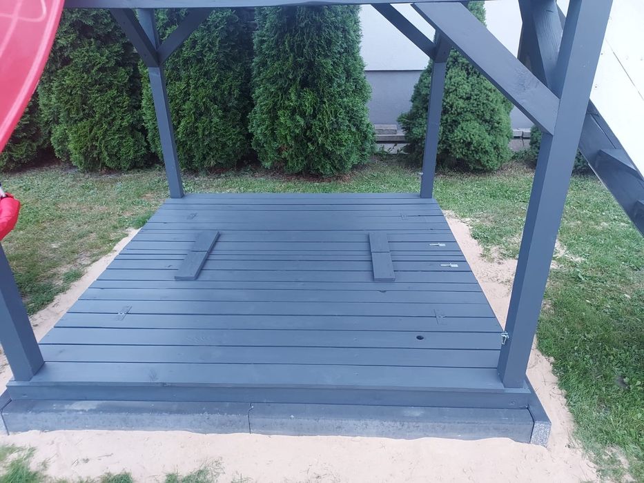 Domek dla dzieci plac zabaw piaskownica