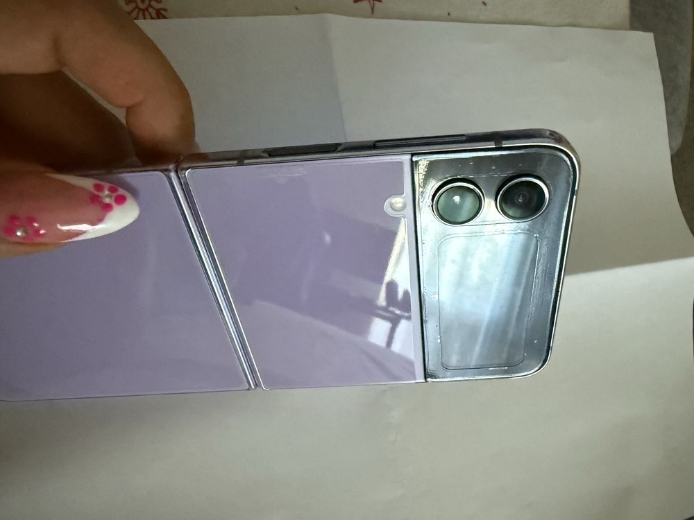 Sprzadam Samsung flip 4