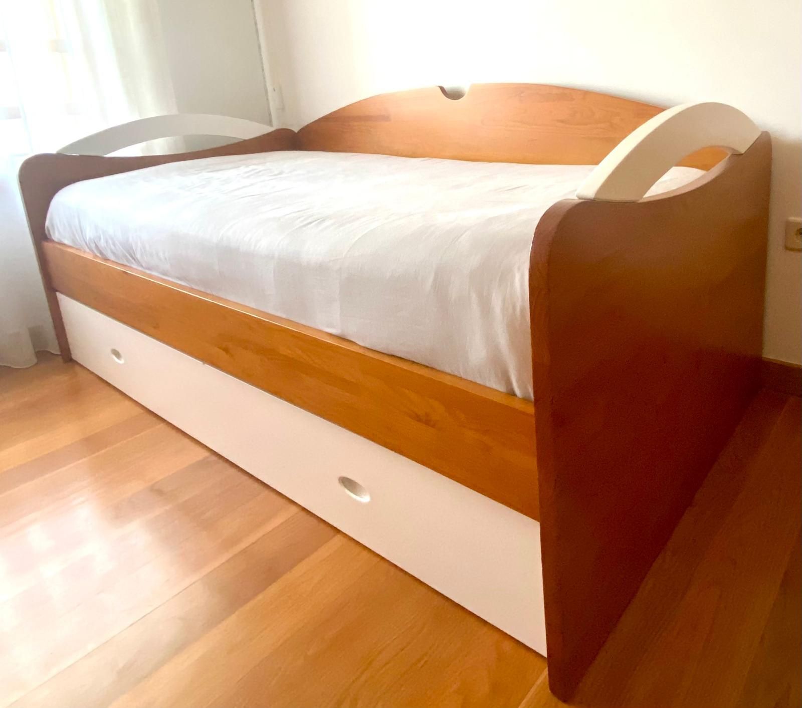 Cama de solteiro com gavetão em pinho maciço 90cm x 1,90cm