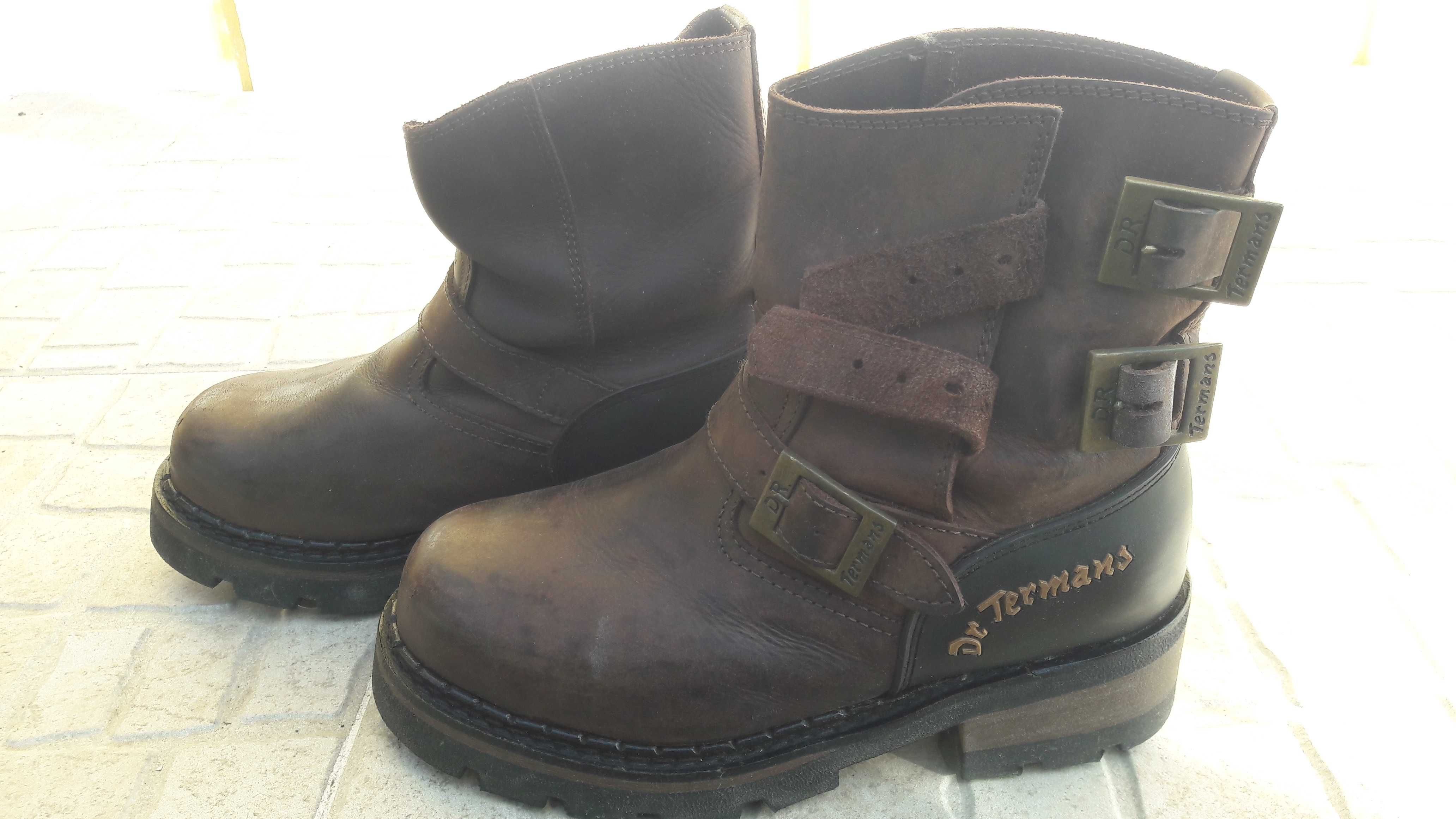 Botas Dr Termans em pele.