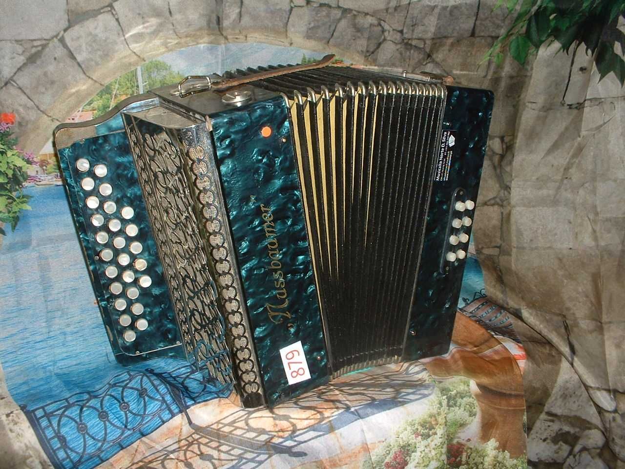 Concertina para venda N, 879