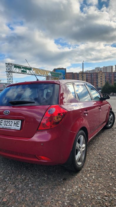 KIA Ceed.   2008