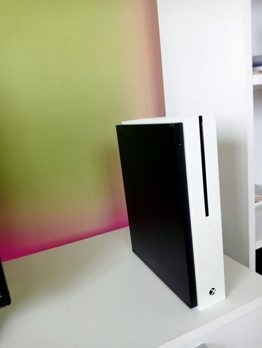 Xbox one s 512gb + gry