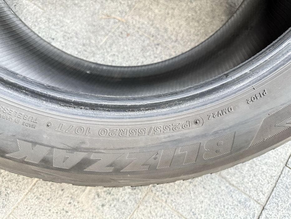 Продам зимові шини Bridgestone Blizzak DM-V2 255/55 R20 107T
