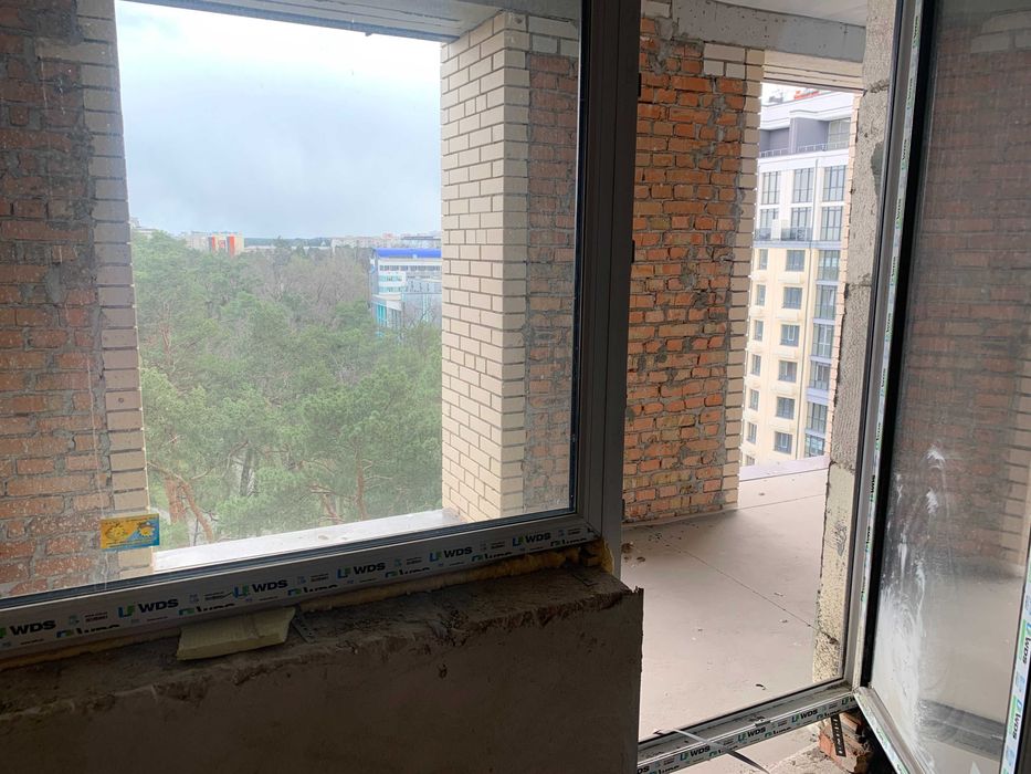 Продам простору 3-кімнатну квартиру з терасою - центр Ірпеня!