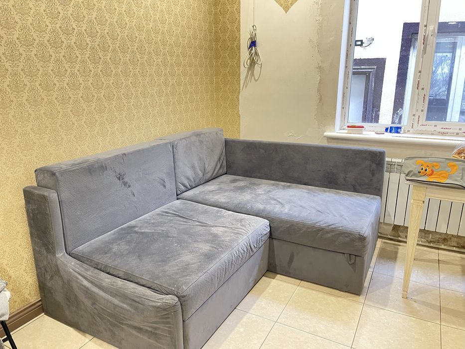 Диван угловой разлаживается на двухспальный