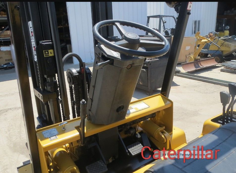 Empilhador Caterpillar 1.5 ton Diesel