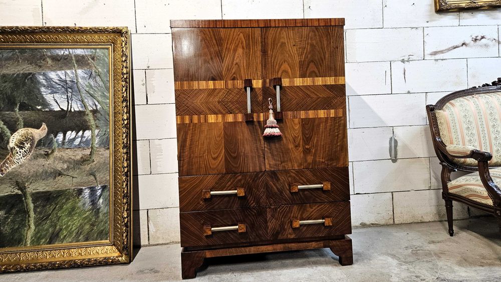 Stara podręczna szafka Komoda ART DECO ,,robi wrażenie,,
