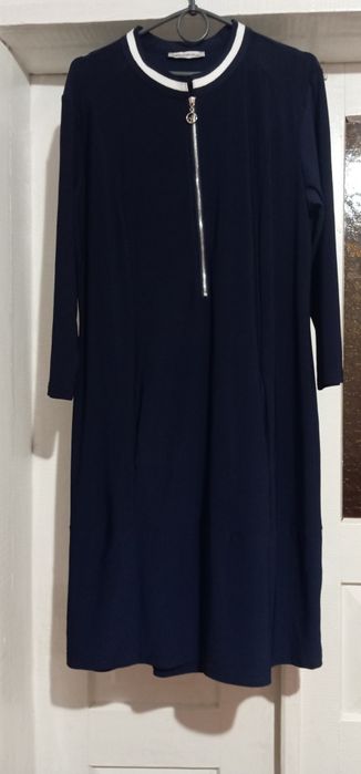 Продам сукні різні розміри