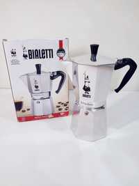 Kawiarka BIALETTI Moka Express 12 TZ Srebrno-czarny 600 ml