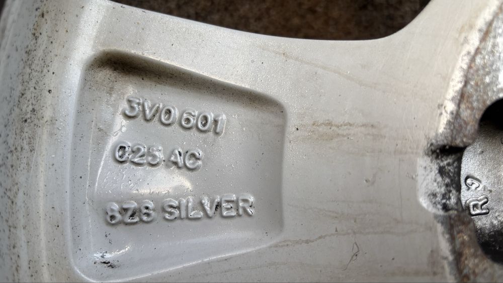 Oryginalne koła felgi 16 5x112 Skoda opony zimowe Yokohama 215/60R16