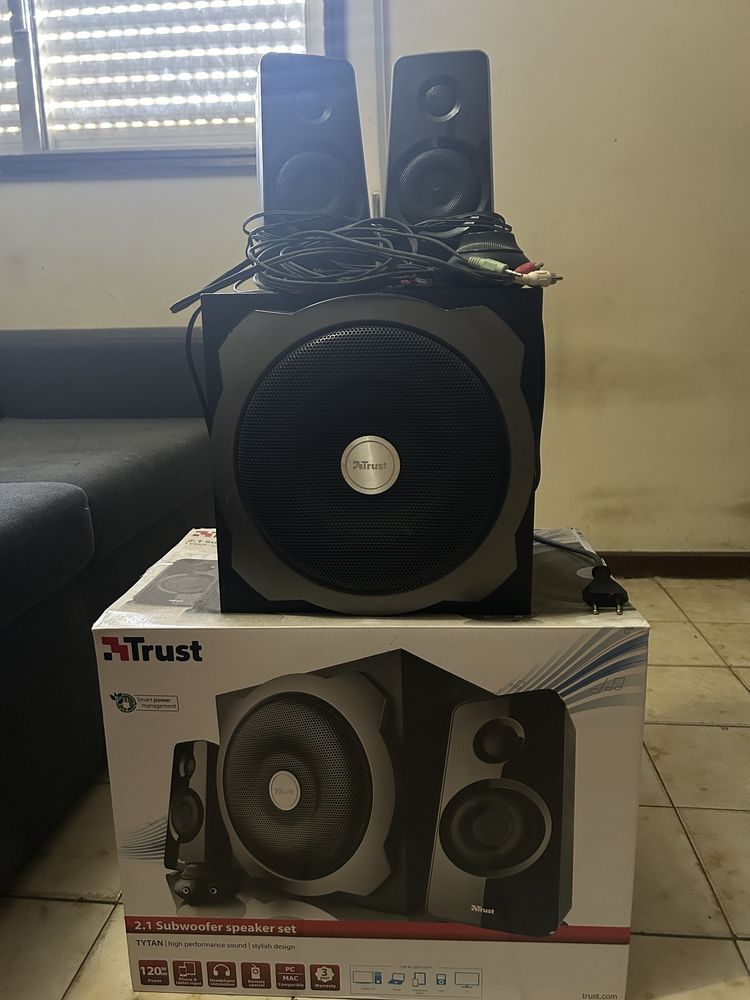 Colunas trust 2.1 speaker set