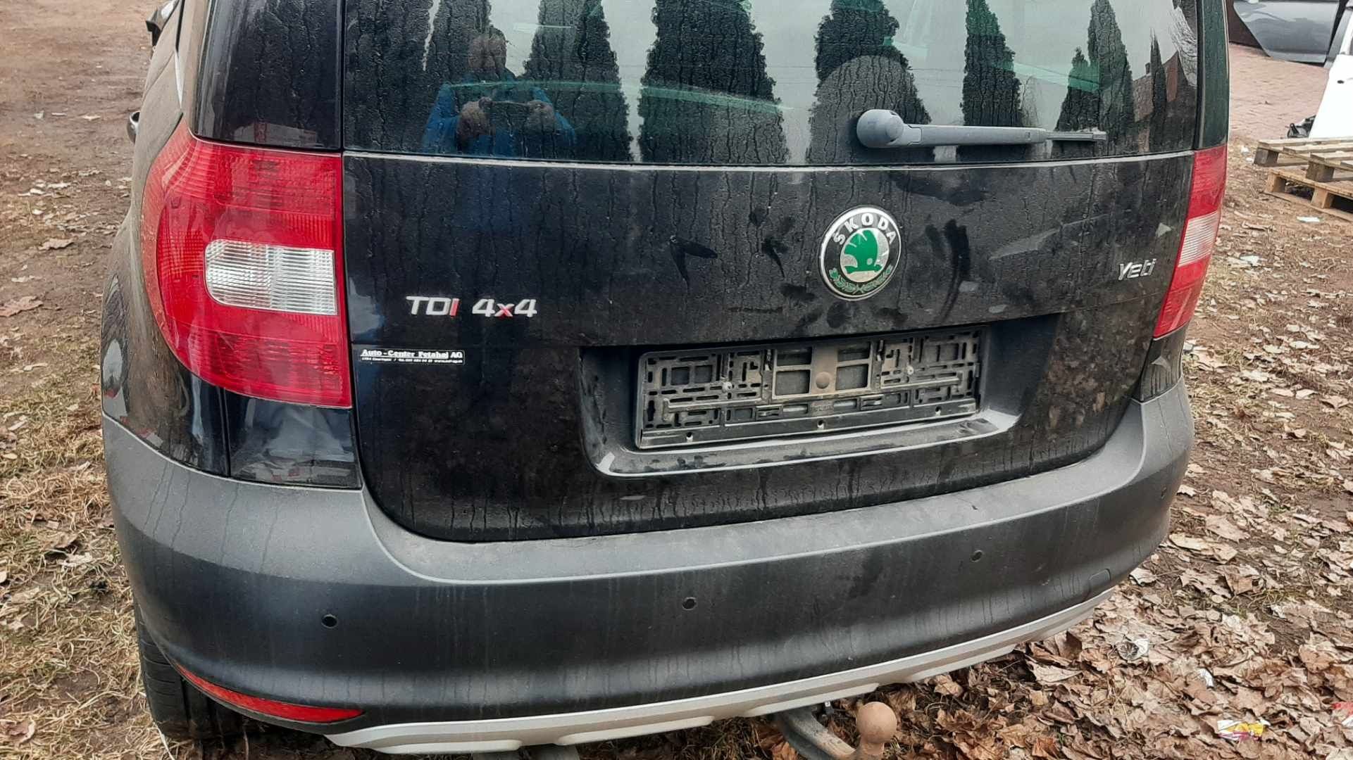 Skoda Yeti 09-13r Radio Konsola Kierownica Kratki Nawiewu Schowek