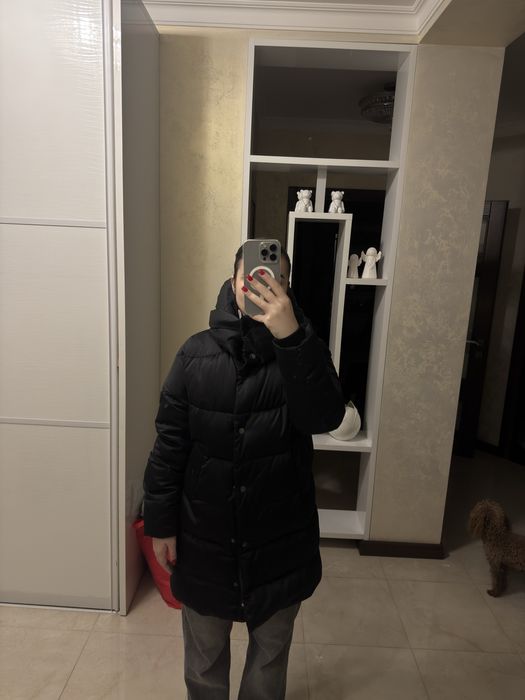 Теплий та стилтний пуховик Zara