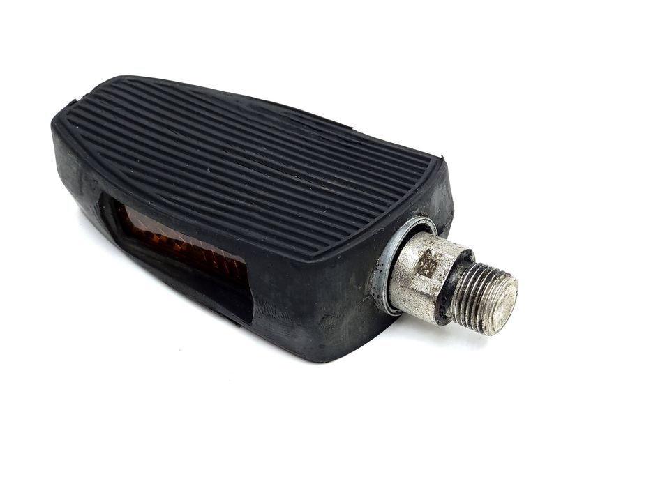 Pedał prawy gumowy ZZR Romet Wigry Karat Flaming Komar Duet PRL