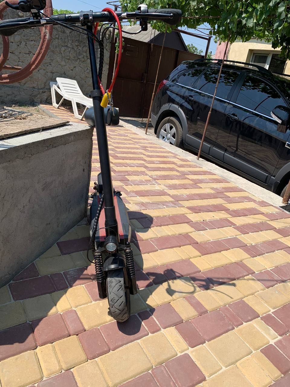 Продам електросамокат Kugoo M4 PRO