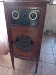 Radio antigo com muitos anos.