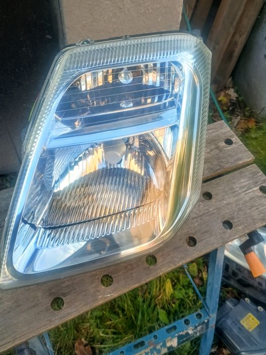 Citroen C2 lampa przednia lewa AL