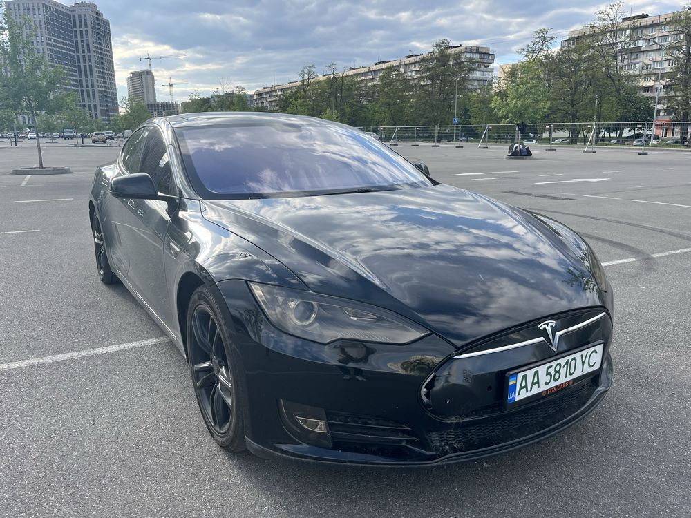 Прокат авто оренда Tesla S аренда для такси