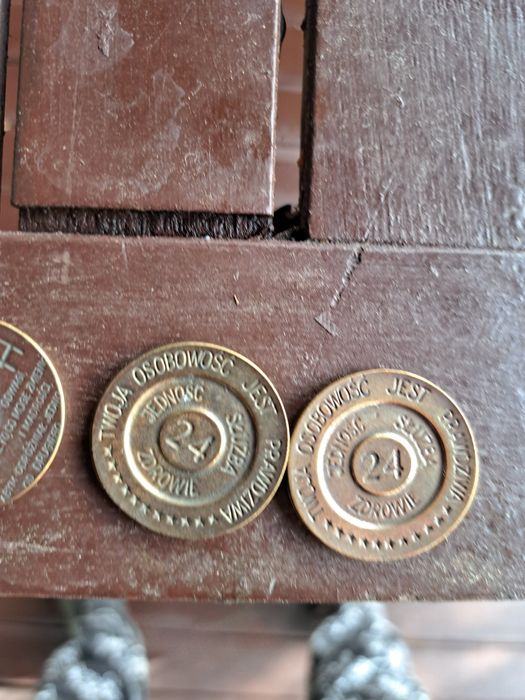 Medale ze znalezieniem dla trzeźwiących alkocholikow