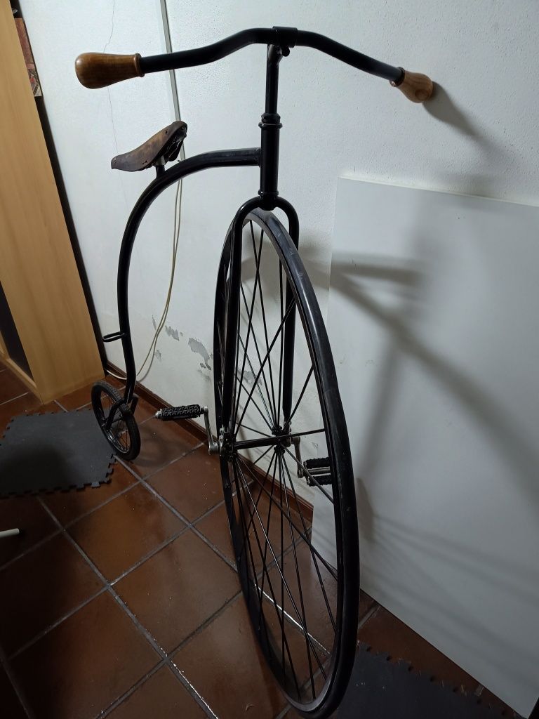 Coisas de campismo e bicicleta