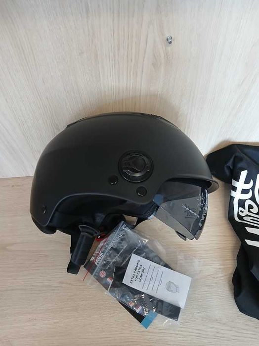 Kask Rowerowy WESTT z szybką do skatebordingu L-XL (59-62CM)