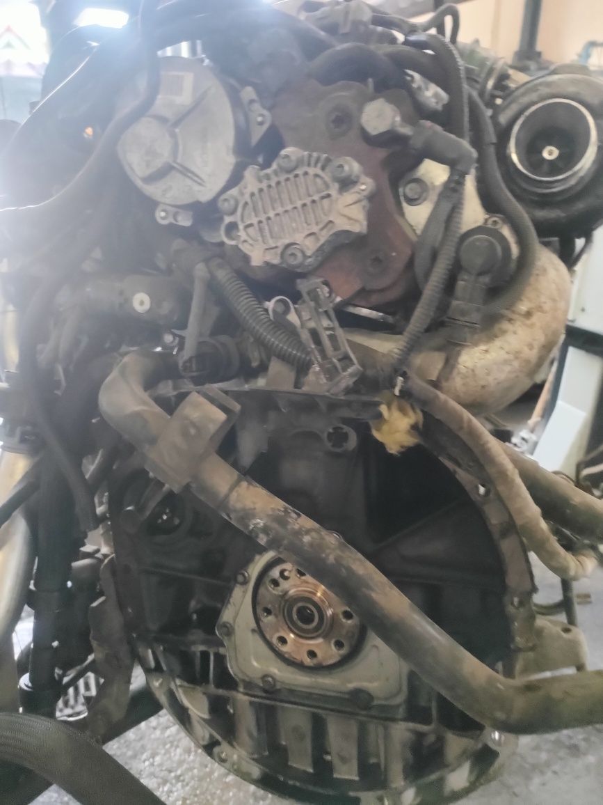 Renault silnik 2.0DCI M9R A 740 uszkodzony