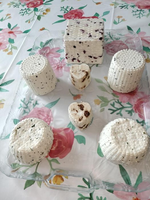 Sprzedam Mleko kozie i Ser Kozi Koryciński Podpuszczkowy oraz Twaróg