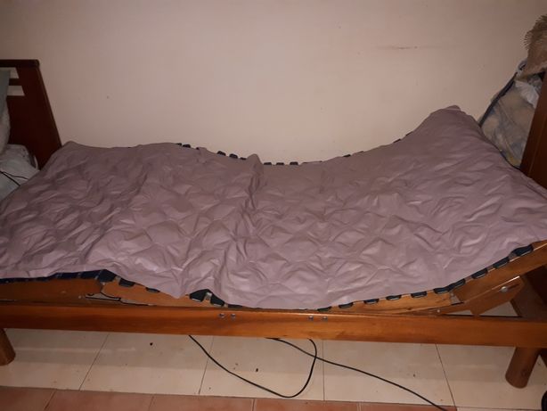 Vendo cama articulada e colchão anti escaras