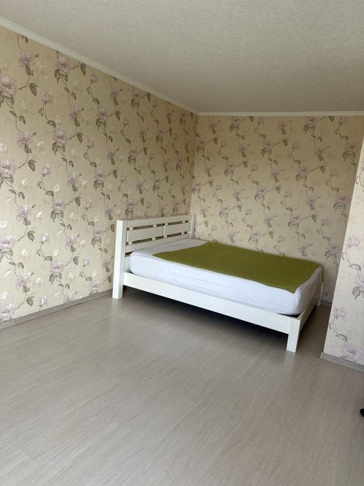 1 кімнатна в районі Центр-Ковалівка меблями та технікою