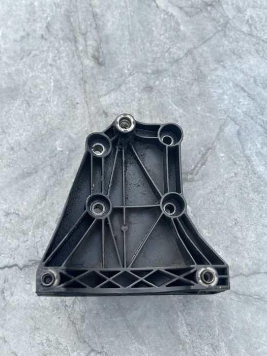 BMW E60 E61 Кронштейн компресора кондиціонера М57N2 3.0d Рестайлінг