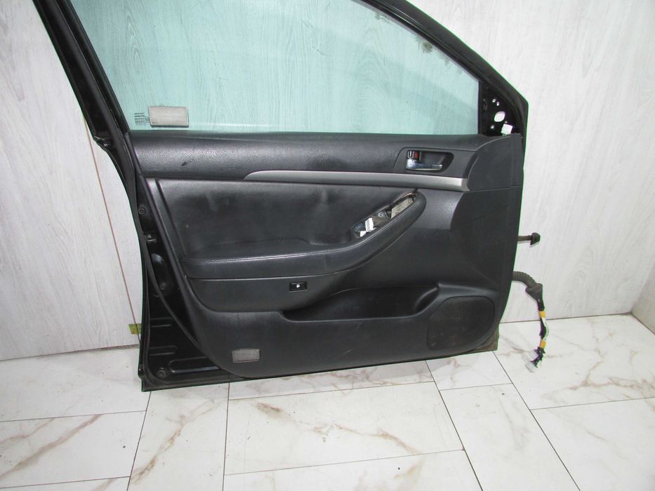 Шкіряний салон сидіння з підігівом Toyota Avensis T25 седан карти