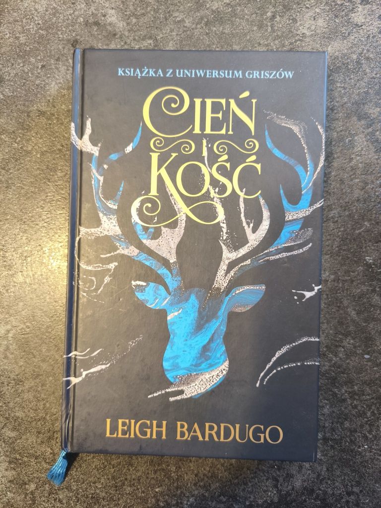 L. Bardugo Cień i kość