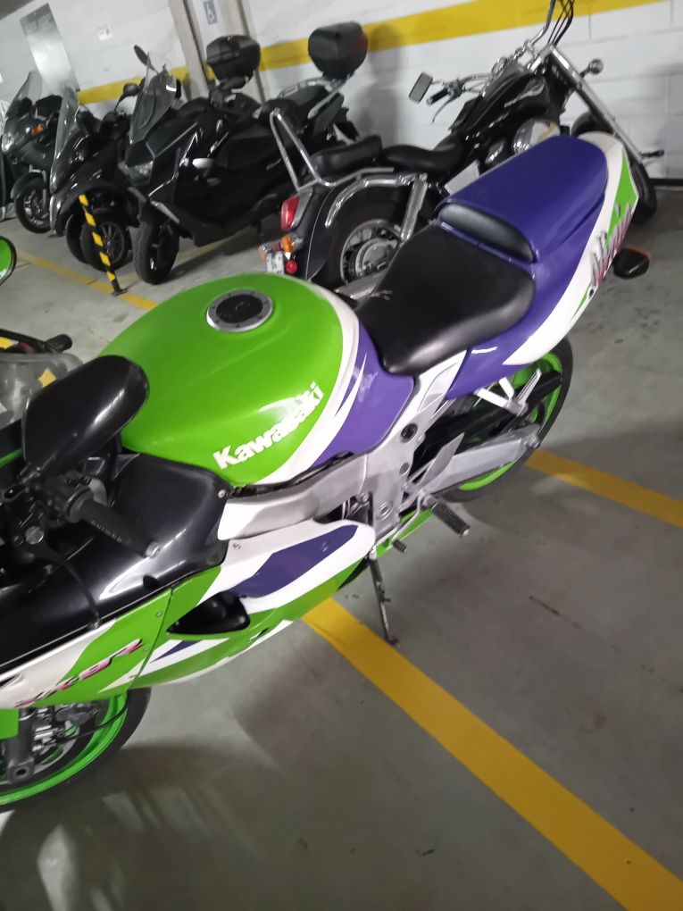 Kawasaki ninja 2r 9r