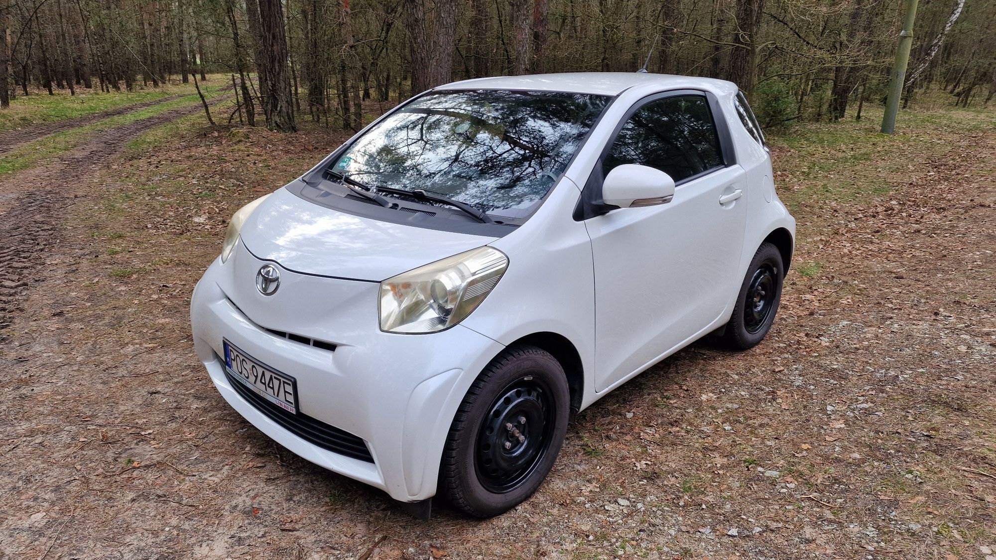 Toyota iQ 2009 mały przebieg.