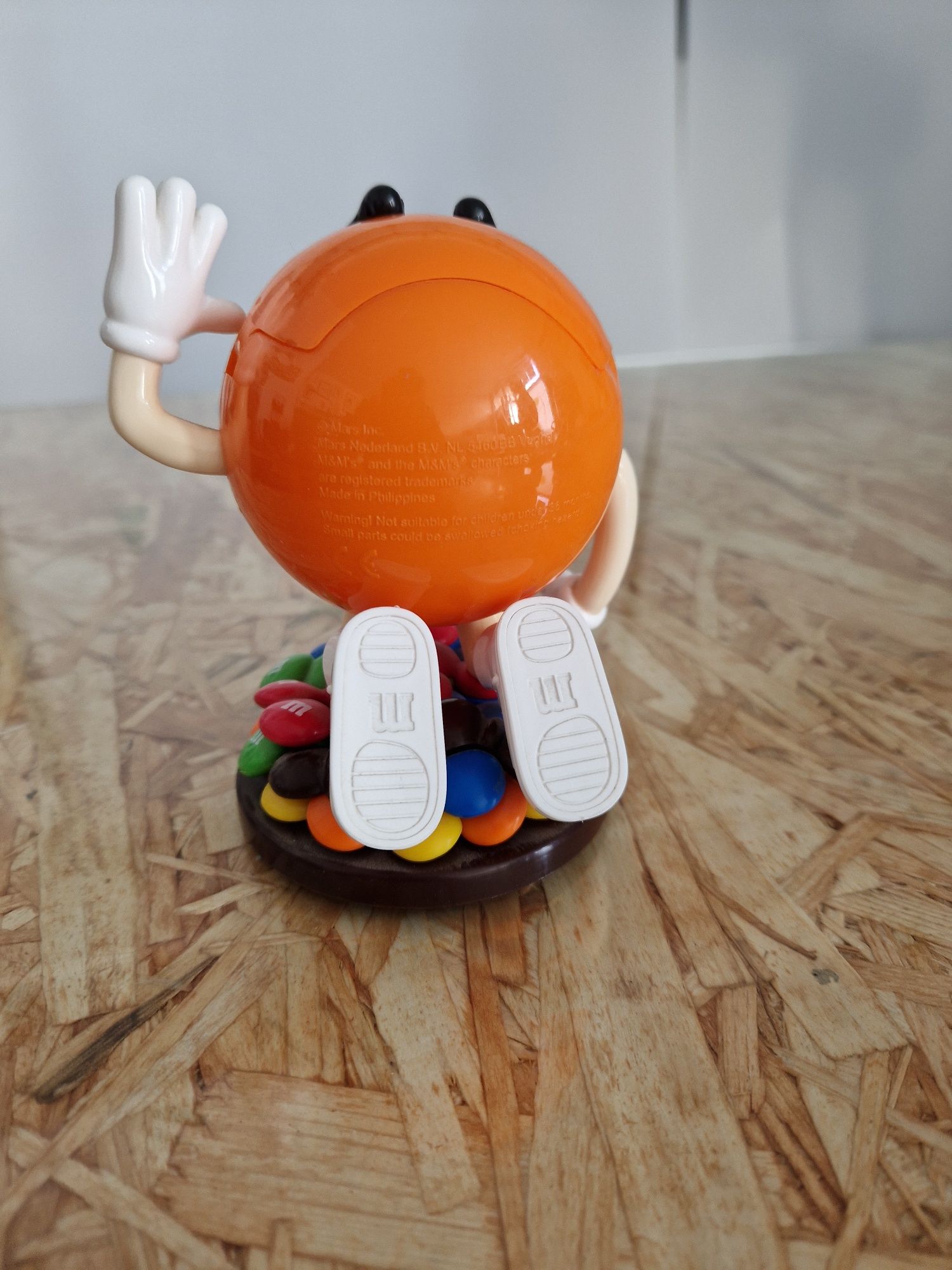 Boneco dispensador M&M