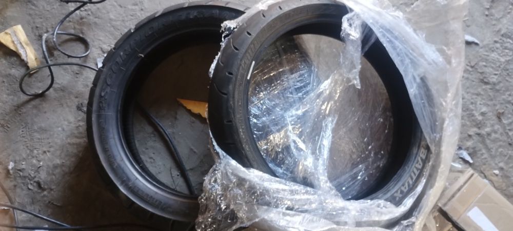 Шини мото Bridgstone